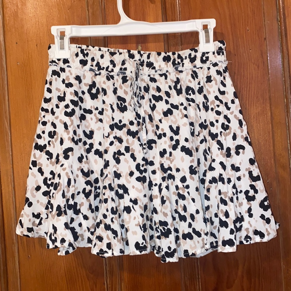 ADORABLE RUFFLE CHEETAH SKIRT LIGHTLY WORN